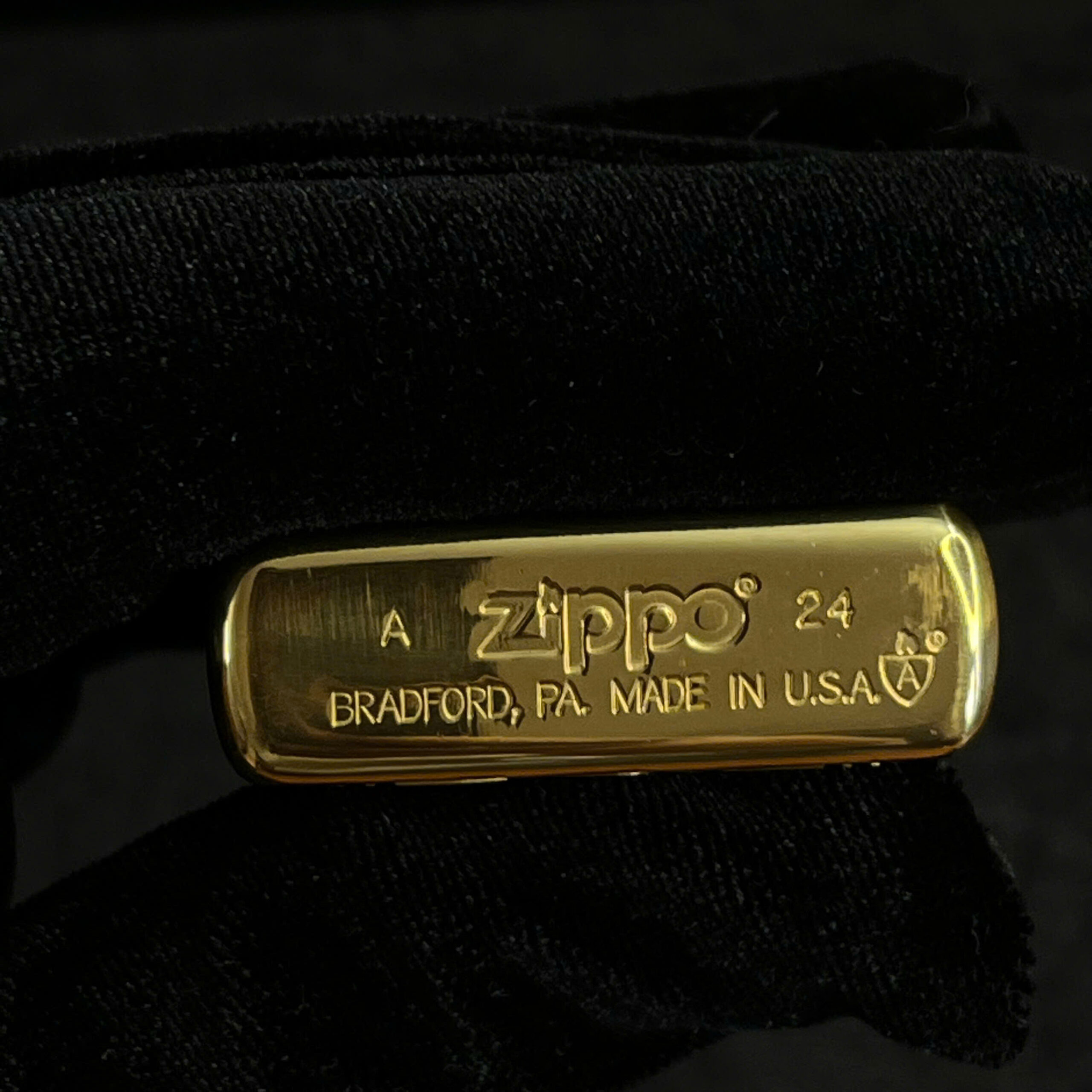 Bộ sưu tập bật lửa zippo khắc siêu đẹp cho thị trường Châu Á 5 bat lua zippo khac sieu dep 1 scaled