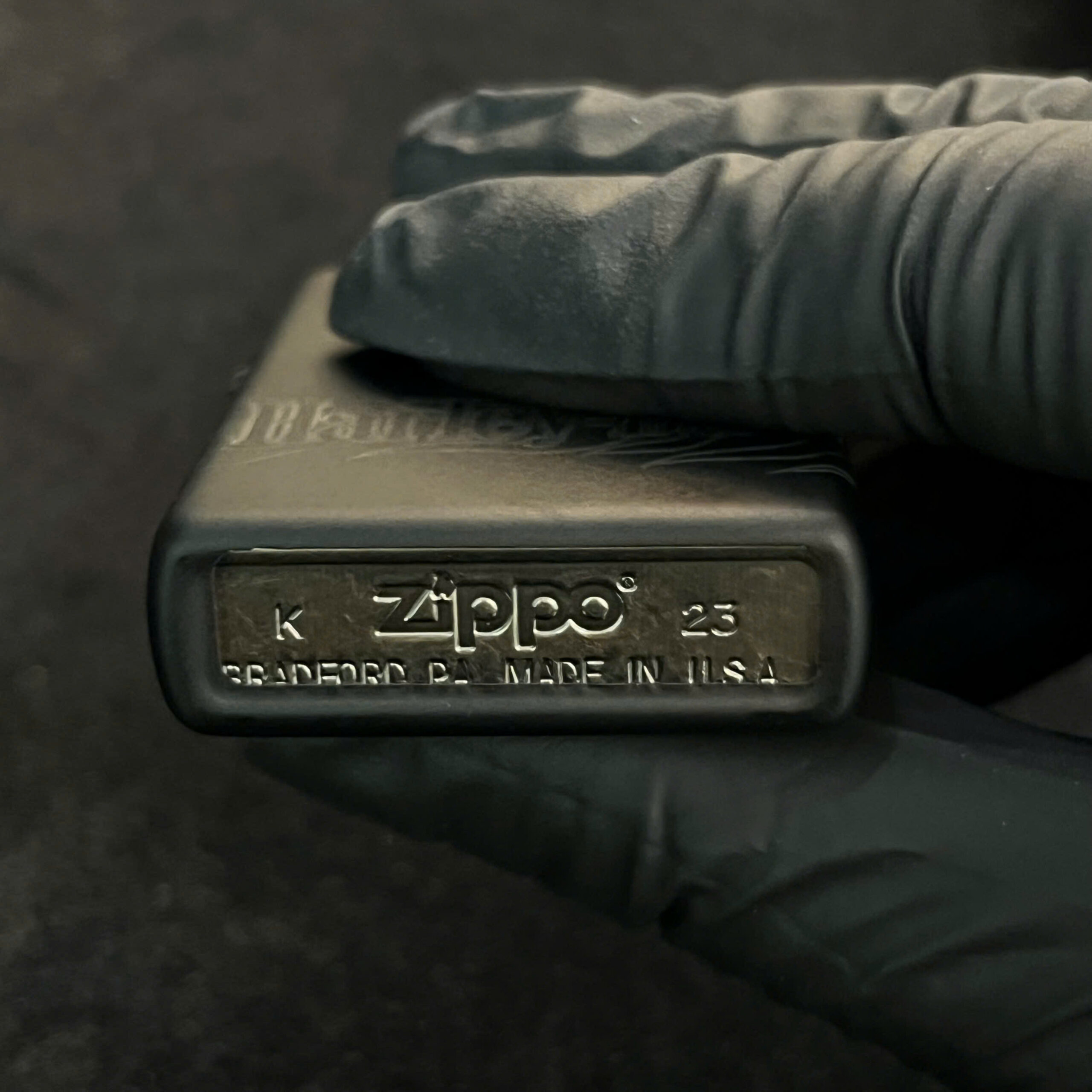 Bat lua Zippo khac bang cong nghe laser 1 scaled