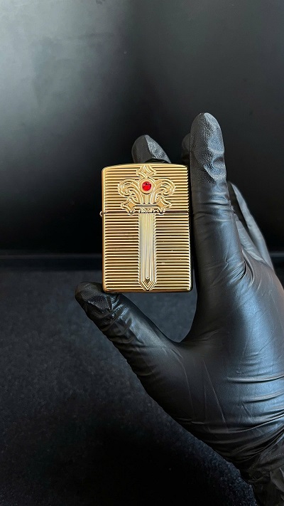 Bat lua Zippo khac bang cong nghe laser 4 1