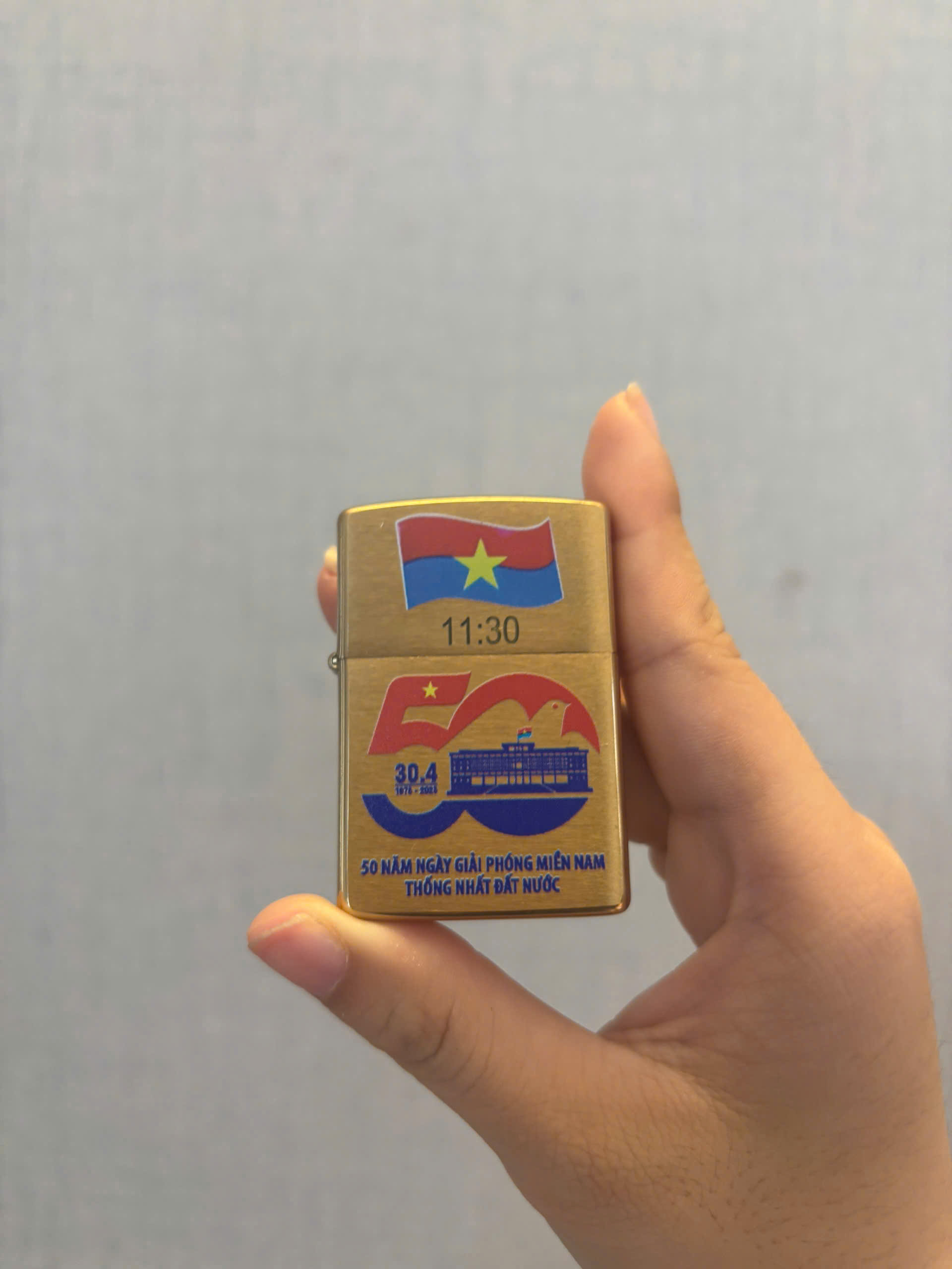 Cách dùng bật lửa zippo cho sành điệu và cá tính 6 Cach dung bat lua zippo 2