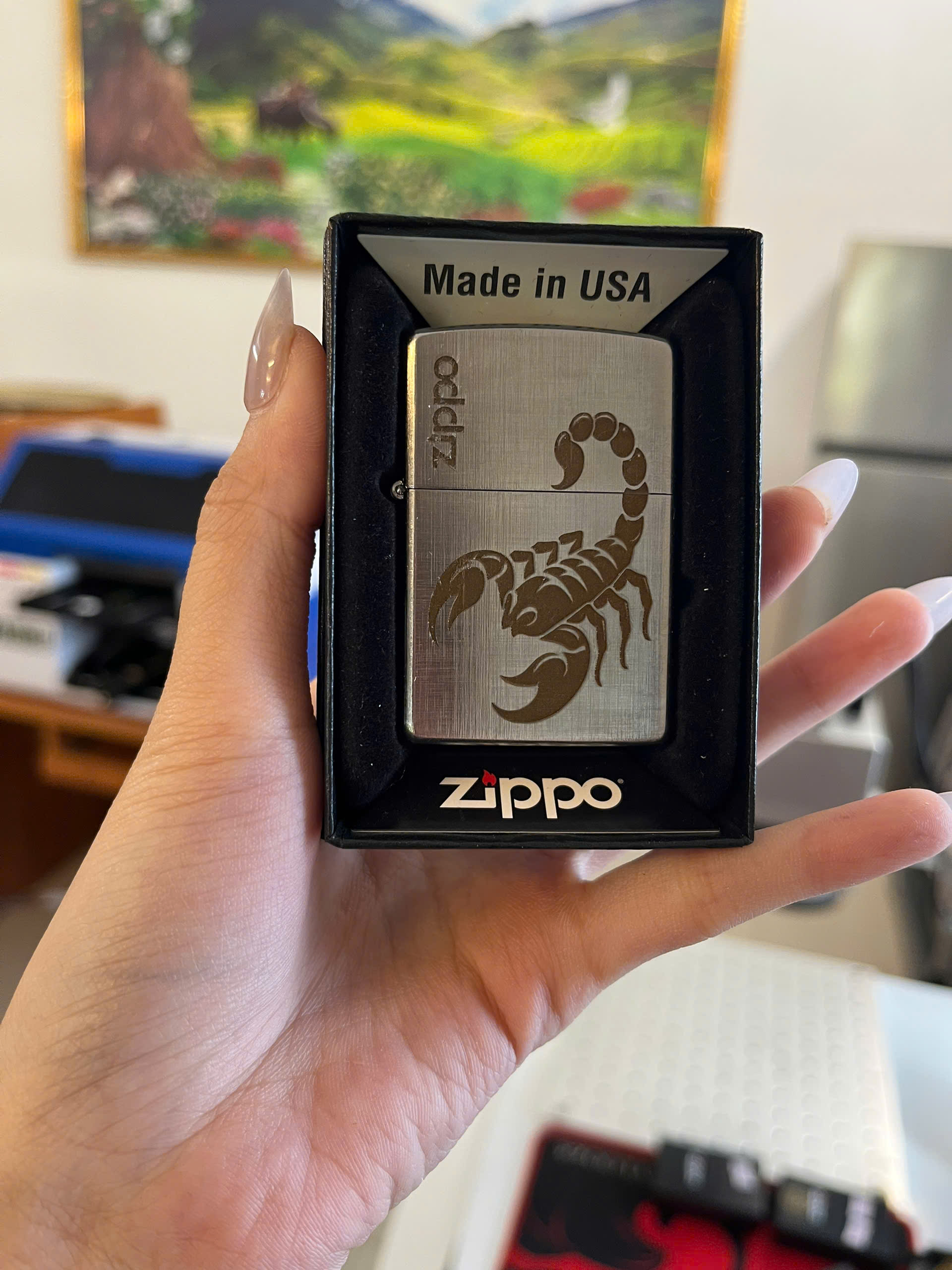 Bật lửa zippo khắc hình có bay màu không? 2 bat lua zippo khac hinh 4
