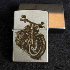 Bật lửa zippo khắc chủ đề moto mẫu khắc zippo9999
