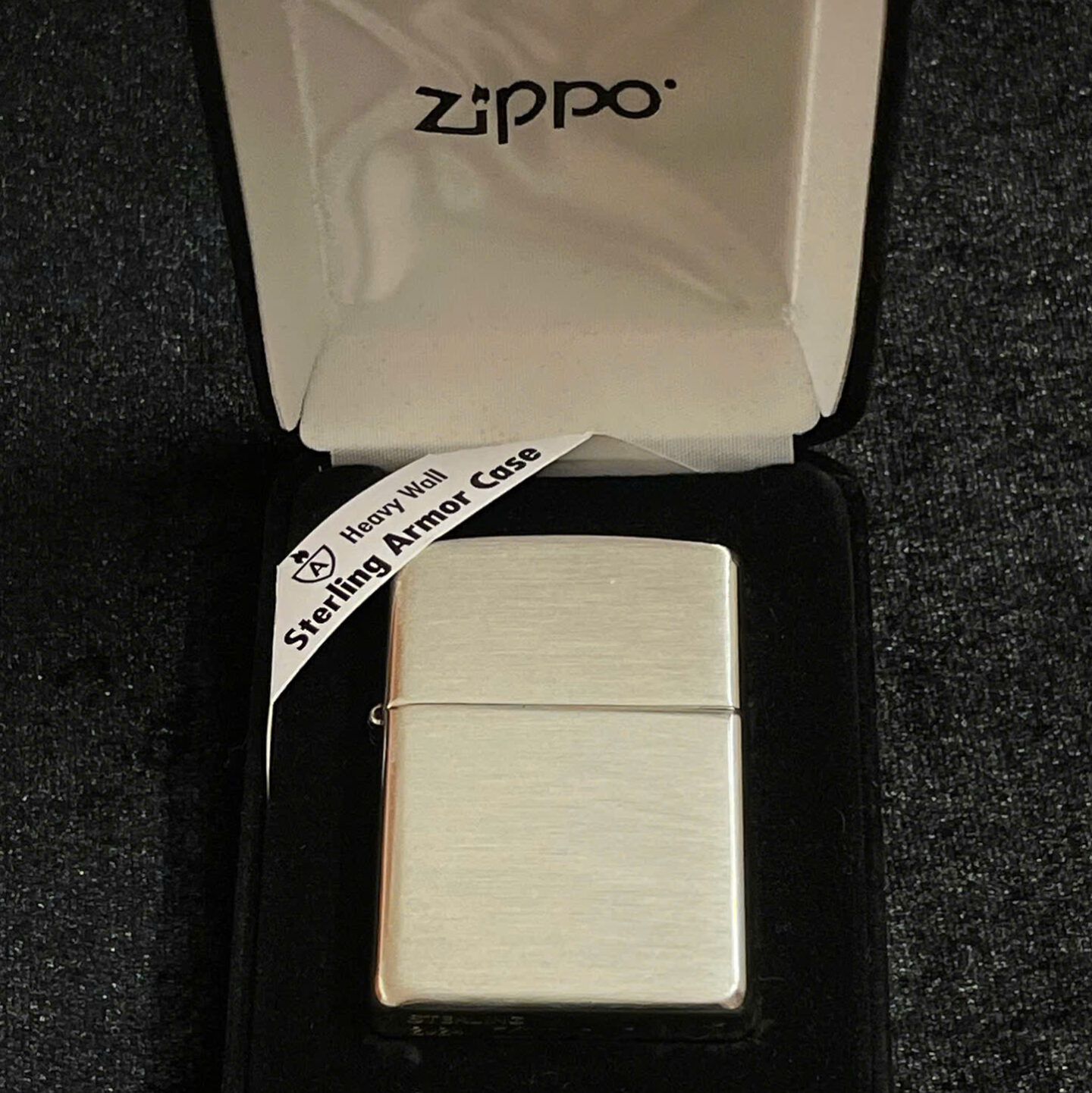5 loại bật lửa zippo làm quà tặng làm người nhận xiêu lòng 2 Zippo Armor Brushed Sterling Silver 2 scaled e1753171788346