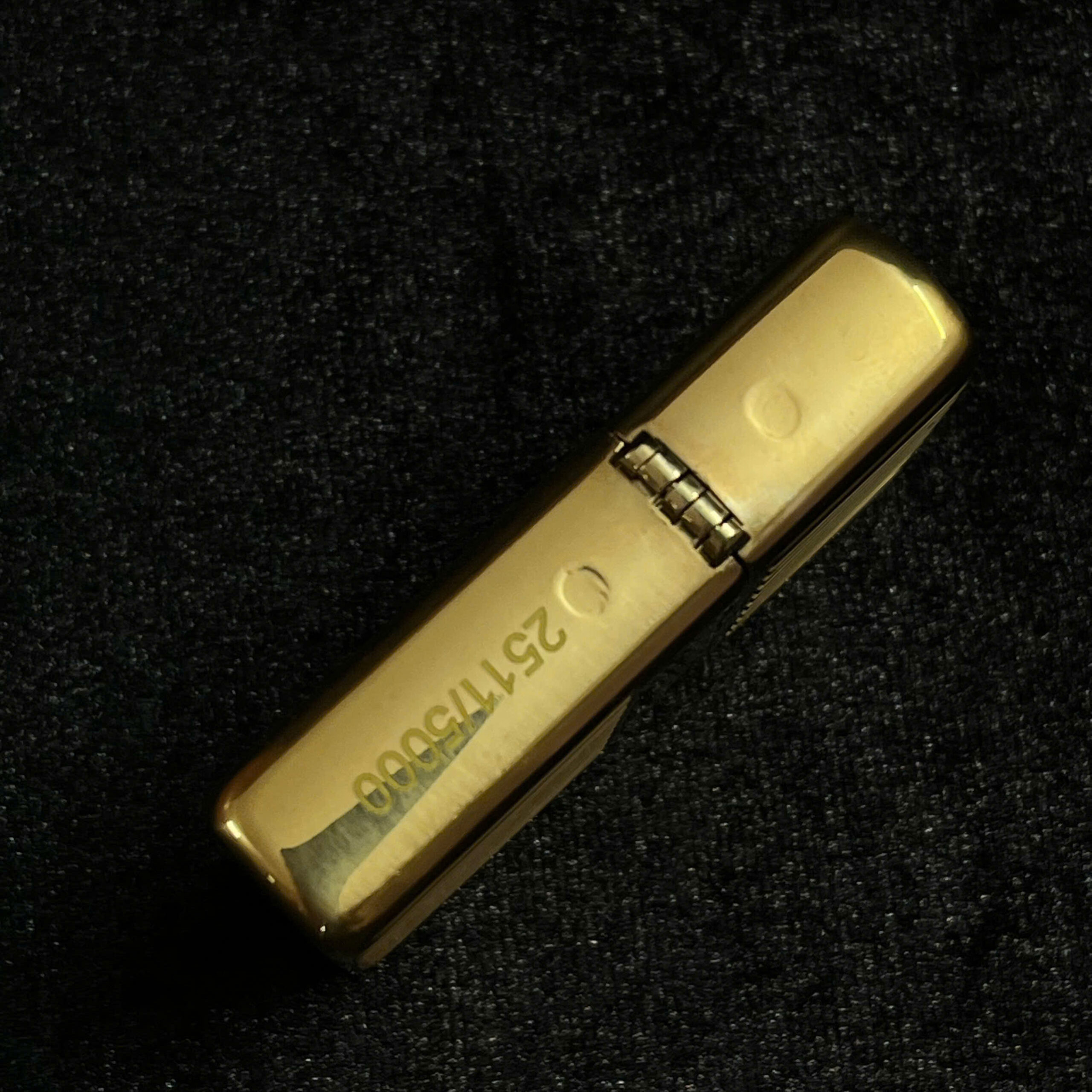 Mẫu bật lửa zippo mạ vàng hoàn mỹ tại zippo9999 13 bat lua Zippo ma vang 13 scaled