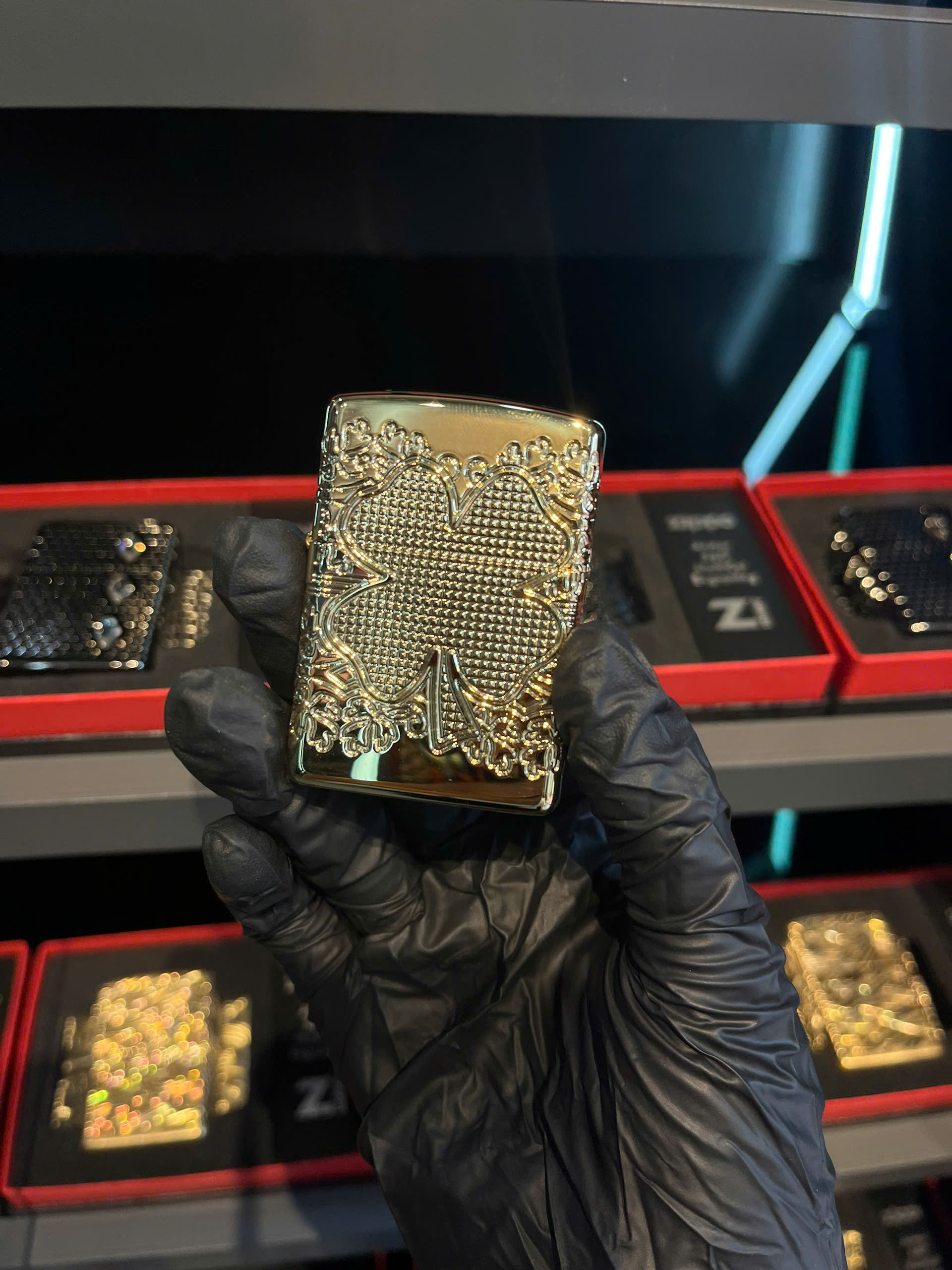 Mẫu bật lửa zippo mạ vàng hoàn mỹ tại zippo9999 19 bat lua Zippo ma vang 19