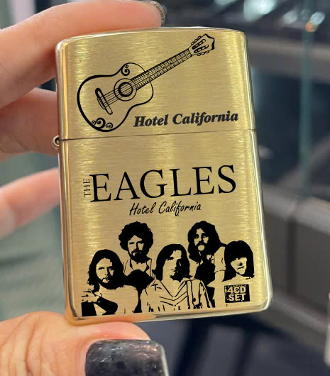 Công nghệ khắc trên nền bật lửa zippo đồng thau nguyên khối 11 bat lua zippo dong thau nguyen khoi 11