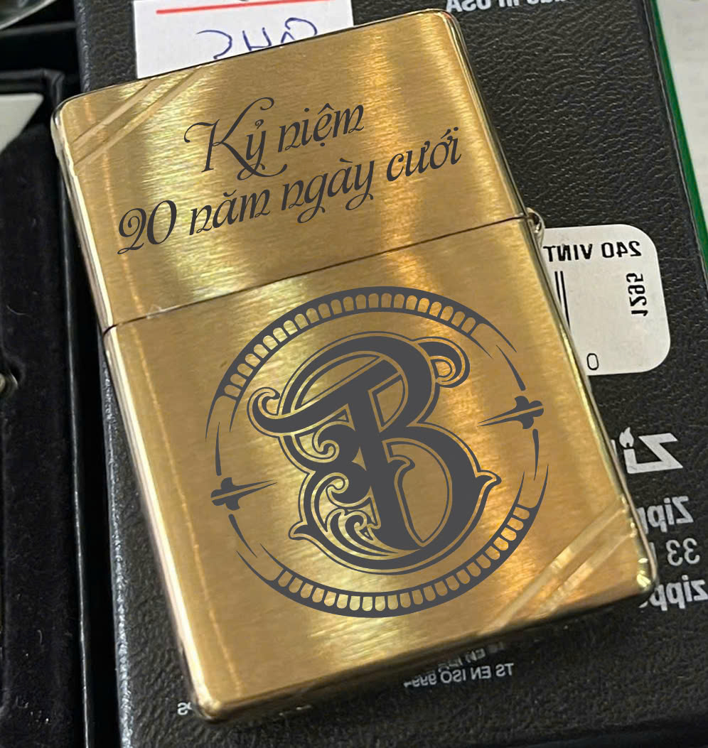 Công nghệ khắc trên nền bật lửa zippo đồng thau nguyên khối 15 bat lua zippo dong thau nguyen khoi 15