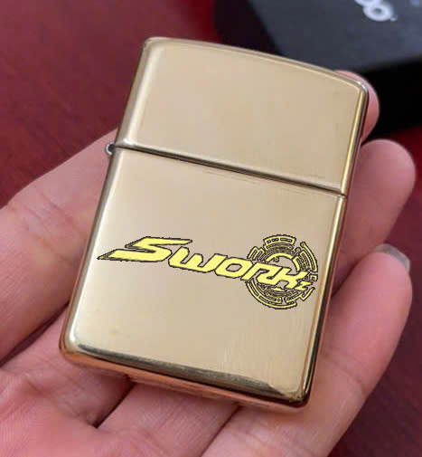 Công nghệ khắc trên nền bật lửa zippo đồng thau nguyên khối 2 bat lua zippo dong thau nguyen khoi 2