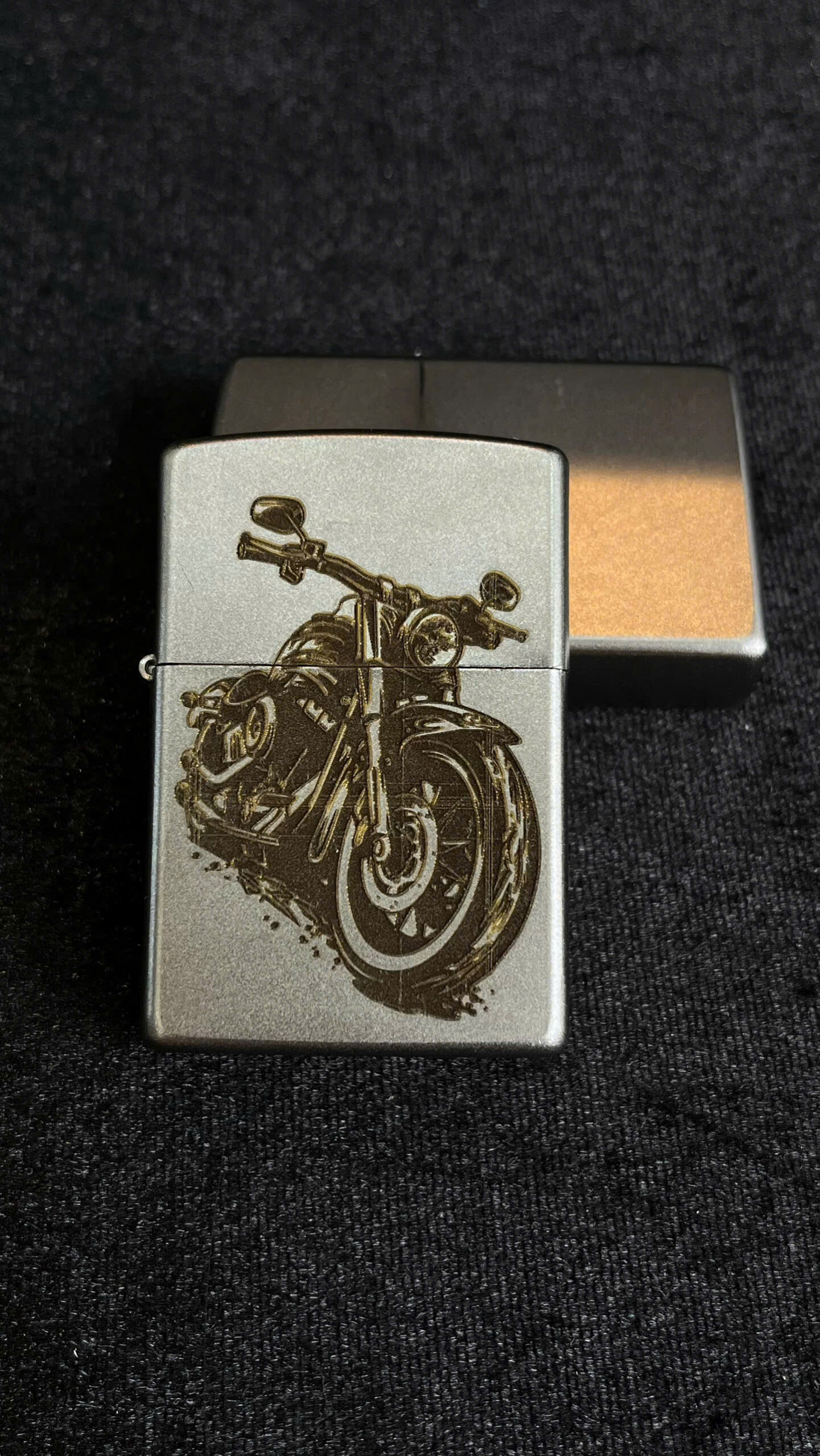 Top bật lửa zippo khắc chủ đề moto địa hình mẫu tại zippo9999 3 bat lua zippo khac chu de moto dia hinh 3 scaled