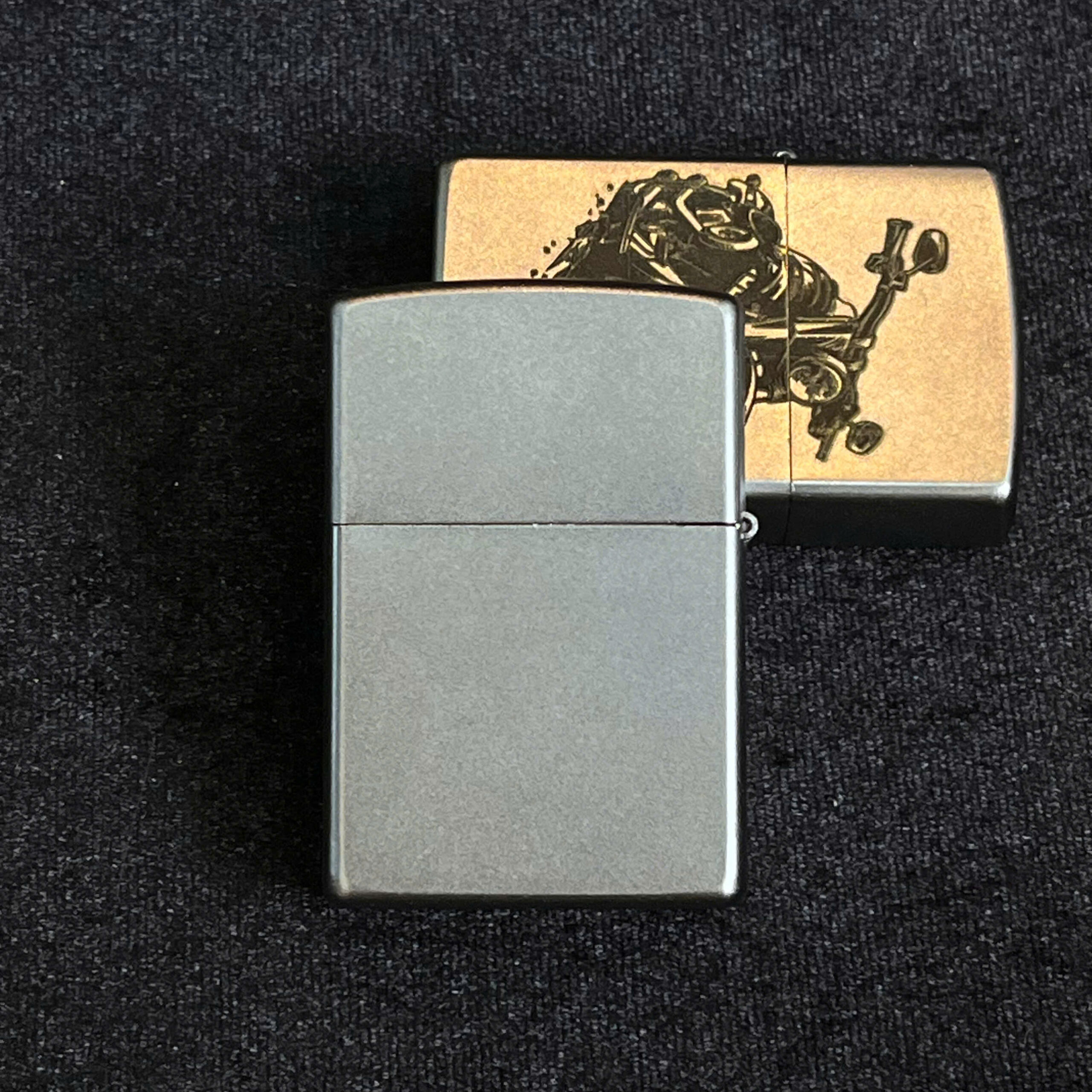 Top bật lửa zippo khắc chủ đề moto địa hình mẫu tại zippo9999 5 bat lua zippo khac chu de moto dia hinh 5 scaled
