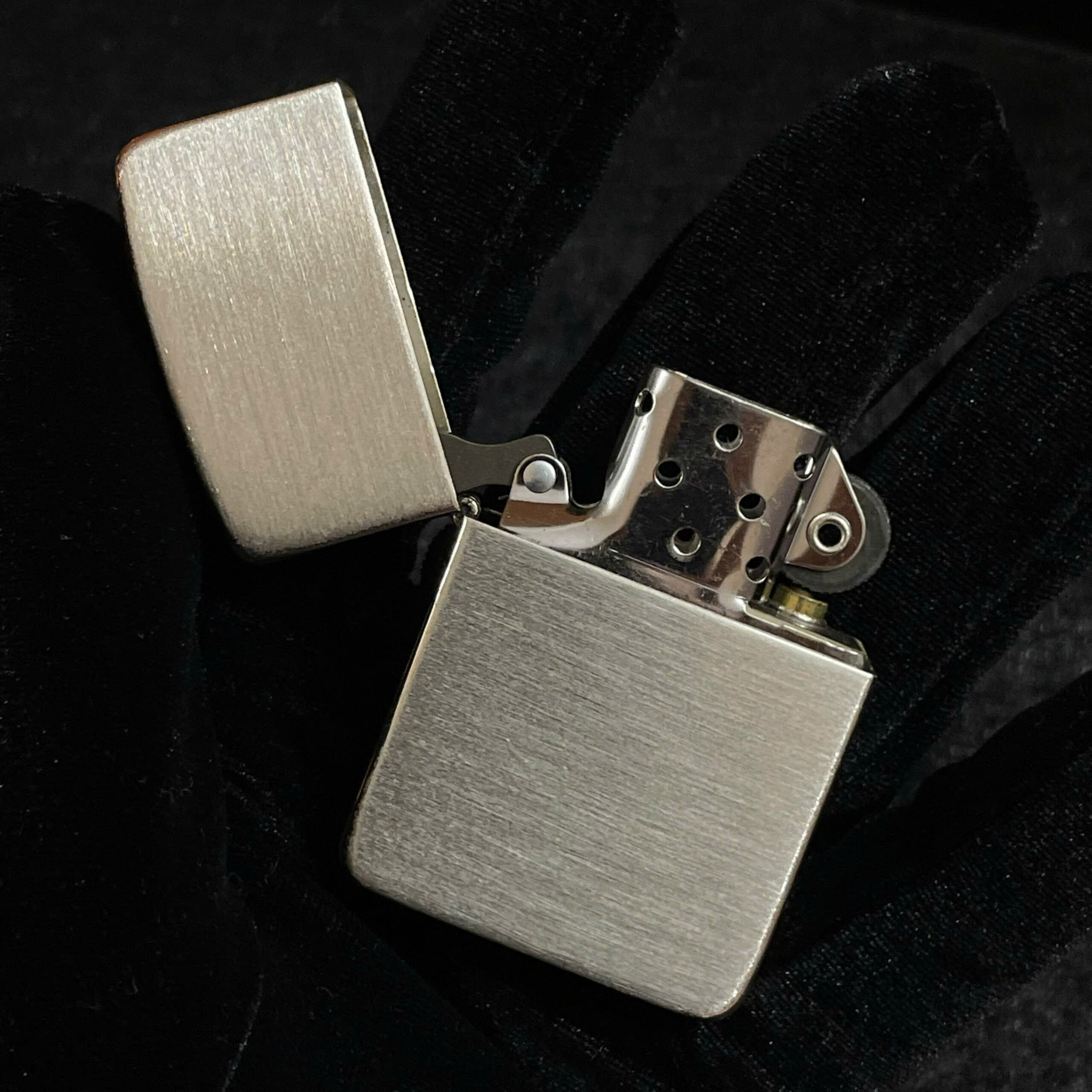 Những chất liệu sản xuất bật lửa zippo 16 san xuat bat lua zippo 16 scaled
