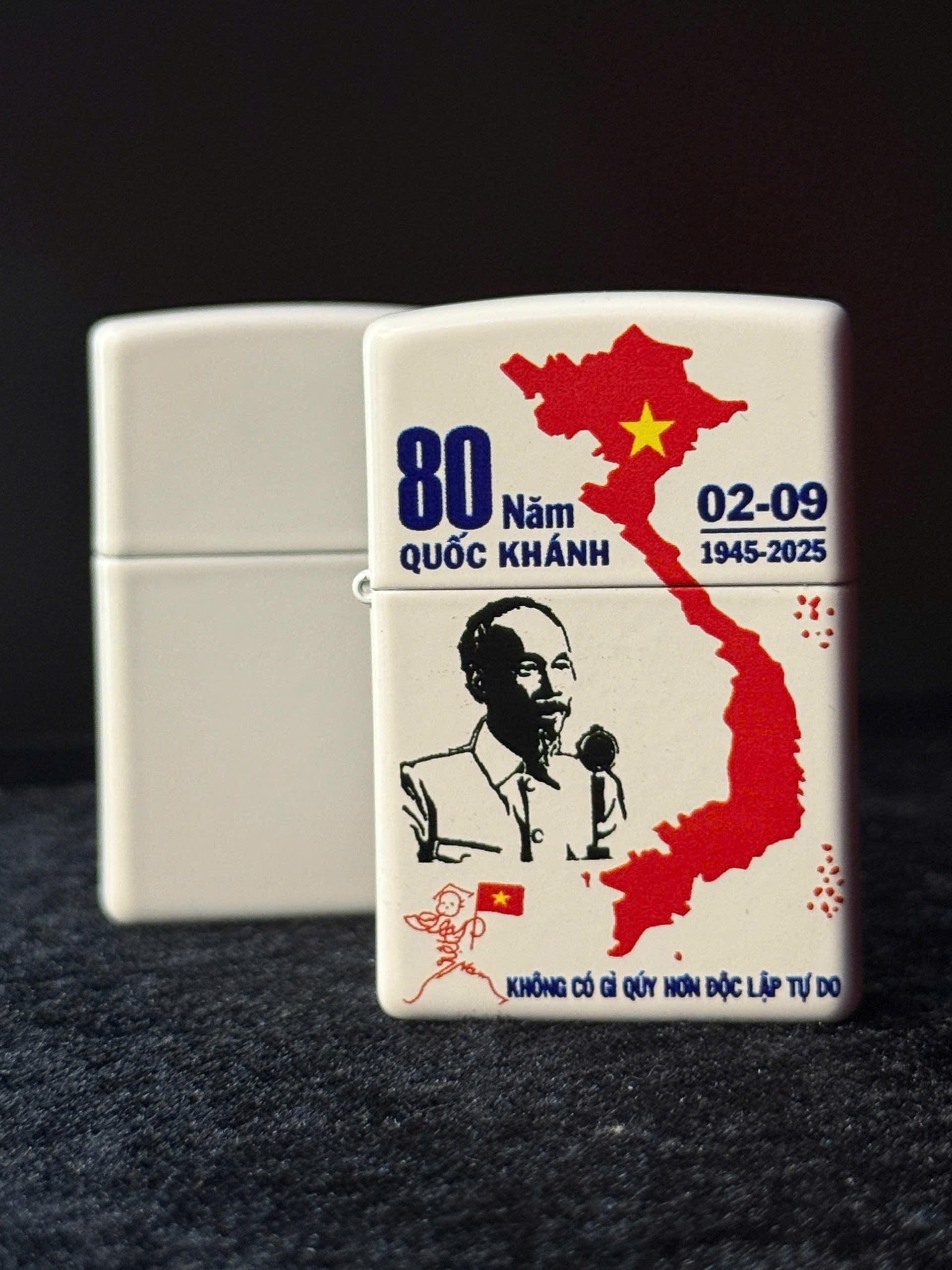 zippo phien ban ky niem 80 nam Quoc Khanh 1