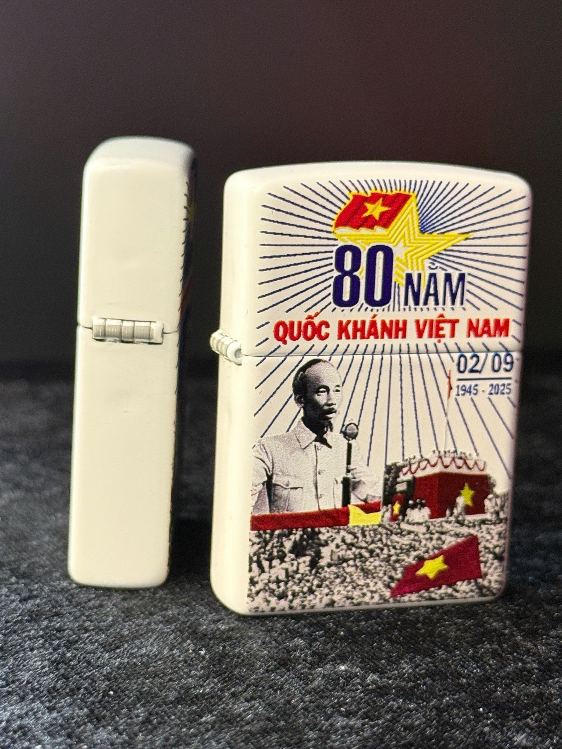 zippo phien ban ky niem 80 nam Quoc Khanh 10