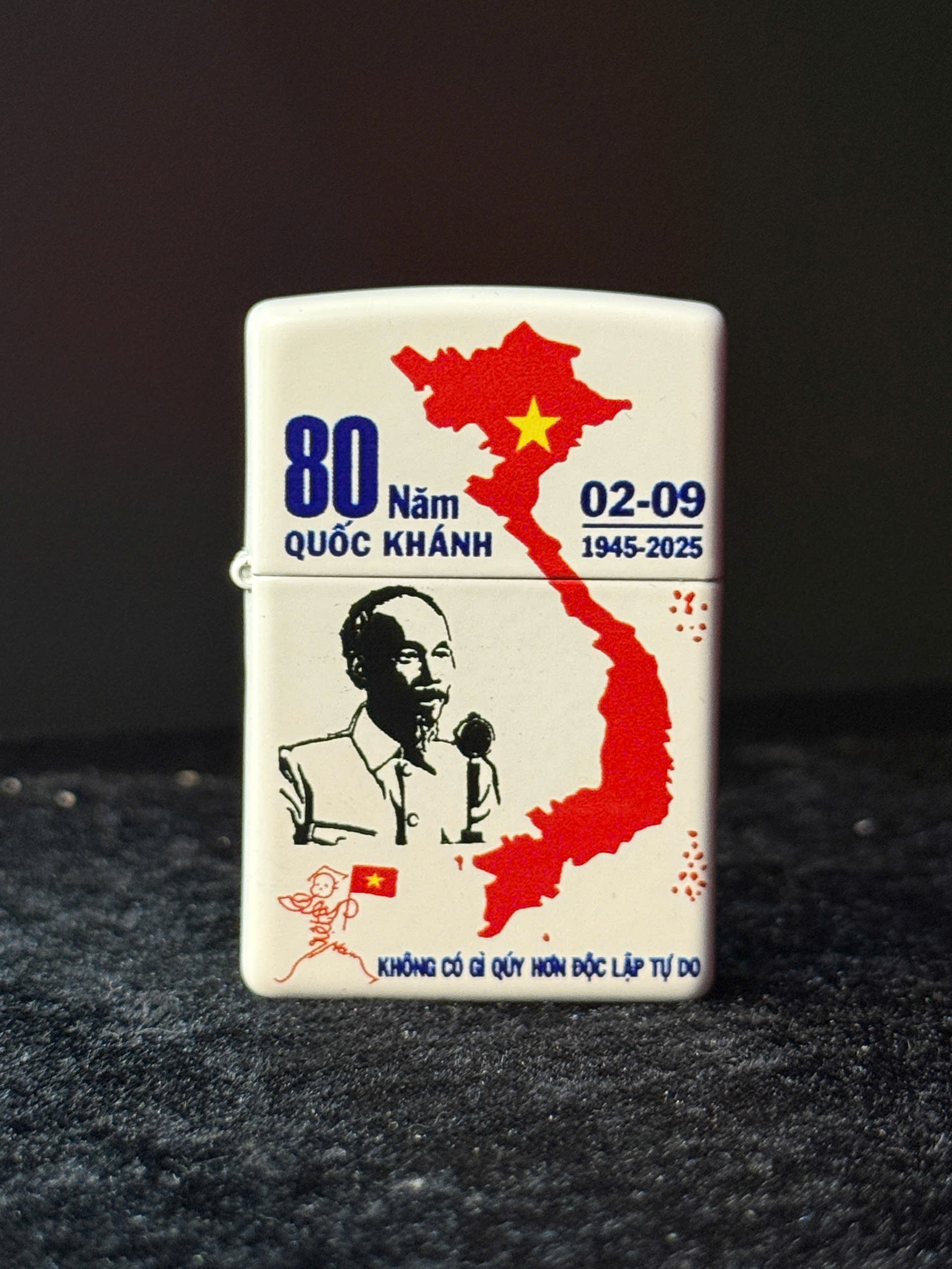 zippo phien ban ky niem 80 nam Quoc Khanh 2