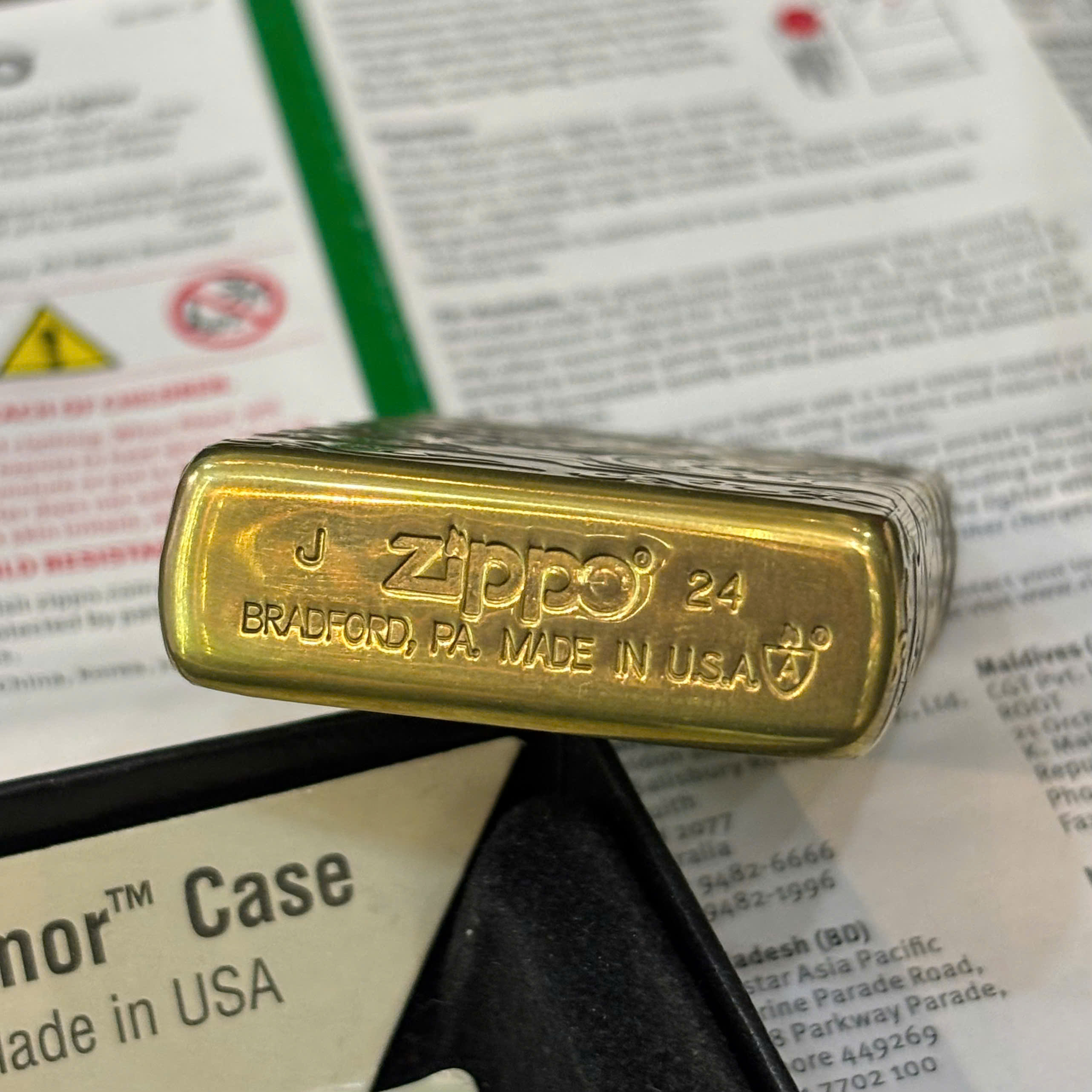 Cùng Zippo9999 tìm hiểu chi tiết về mộc đáy của bật lửa Zippo 7 b6bb1544948a19d4409b