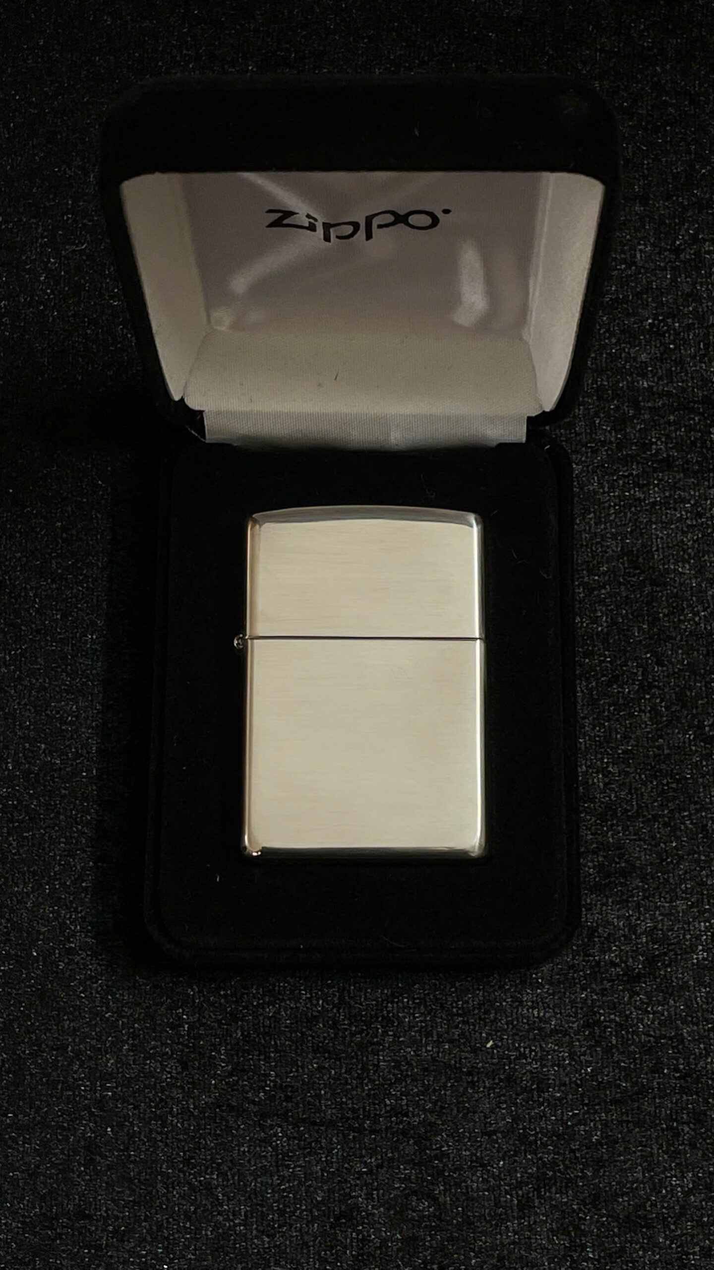 Top 7 bật lửa cổ quý hiếm được nhiều người mua nhất 14 Bat Lua Co Quy Hiem 1 2 scaled