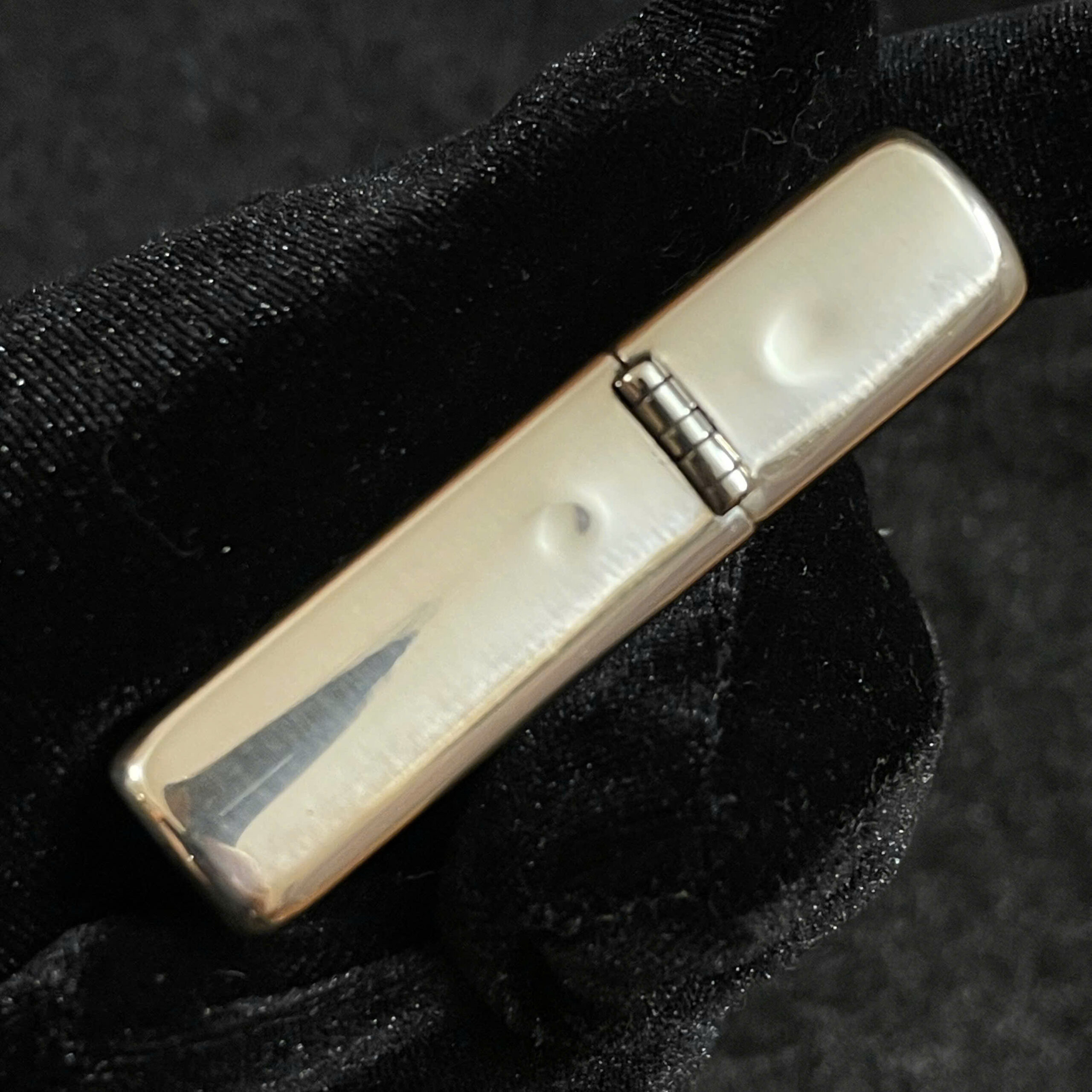 Top 7 bật lửa cổ quý hiếm được nhiều người mua nhất 20 Bat Lua Co Quy Hiem 1 7 scaled