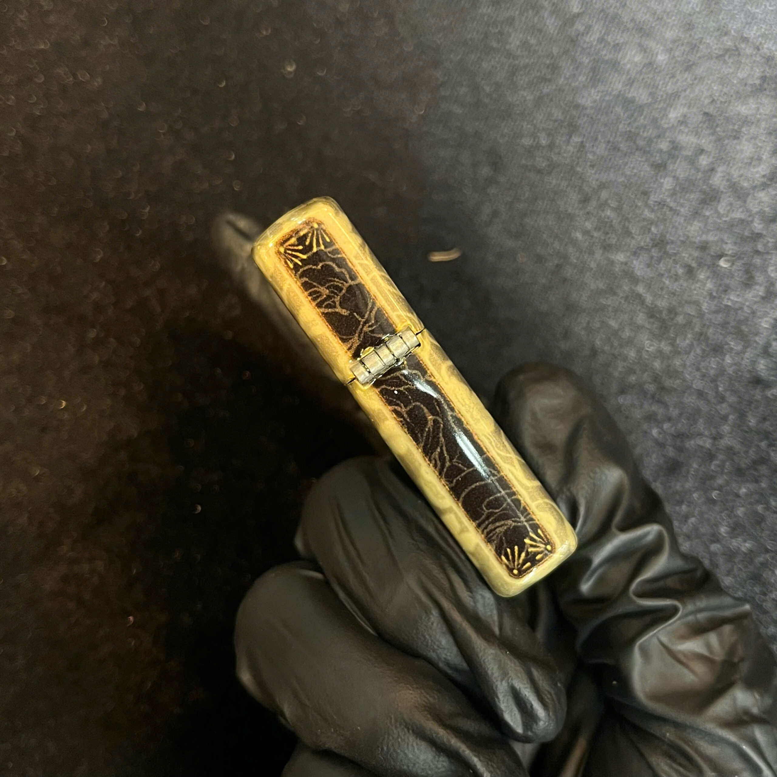 Top 7 bật lửa cổ quý hiếm được nhiều người mua nhất 29 Bat Lua Co Quy Hiem3 4 scaled