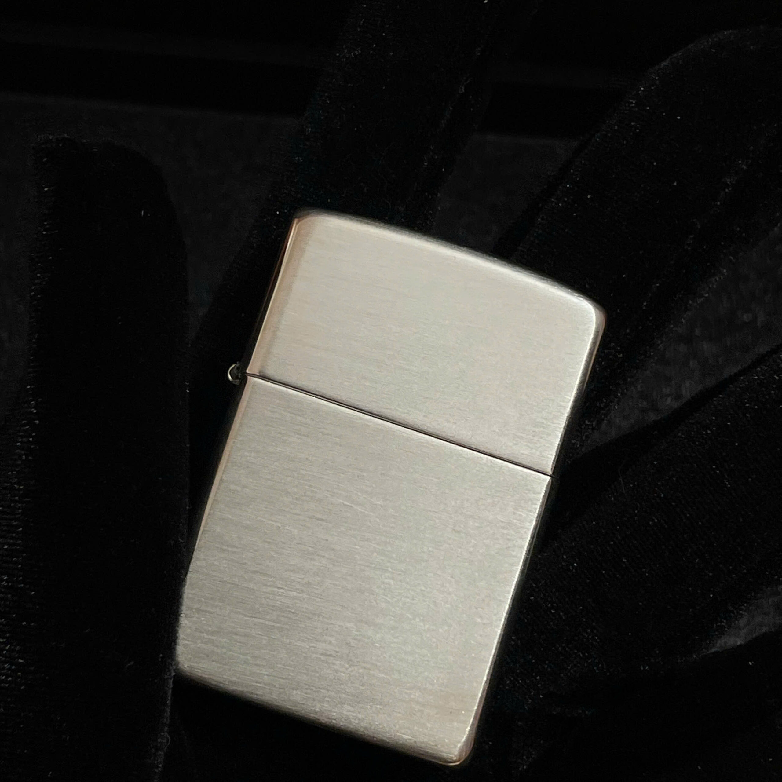 Top 7 bật lửa cổ quý hiếm được nhiều người mua nhất 7 Bat Lua Co Quy Hiem5 3 scaled