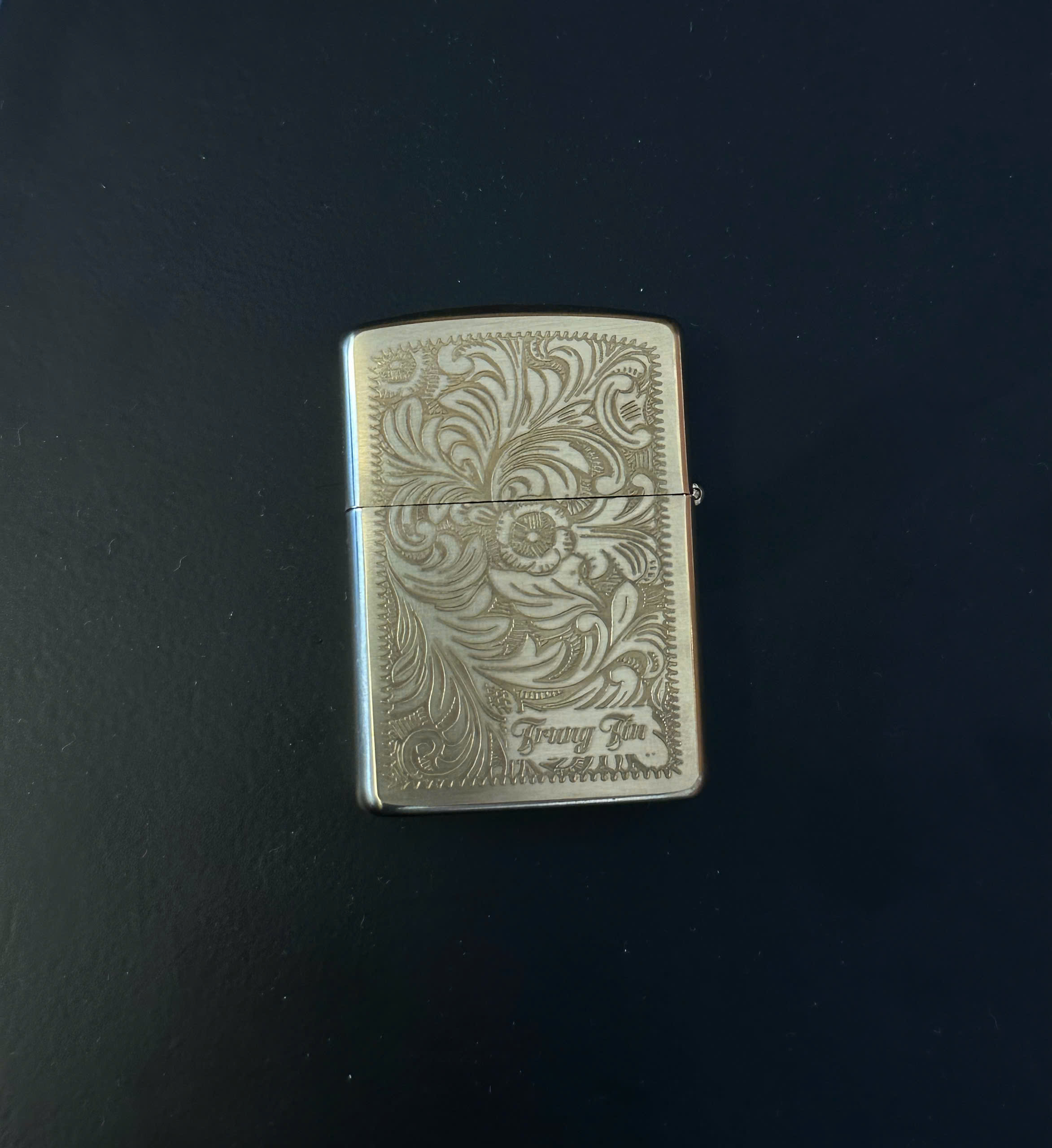 Dịch vụ khắc lời chúc Tết lên bật lửa zippo uy tín tại Sài Gòn 5 Khac Loi Chuc Tet Len Bat Lua Zippo 1