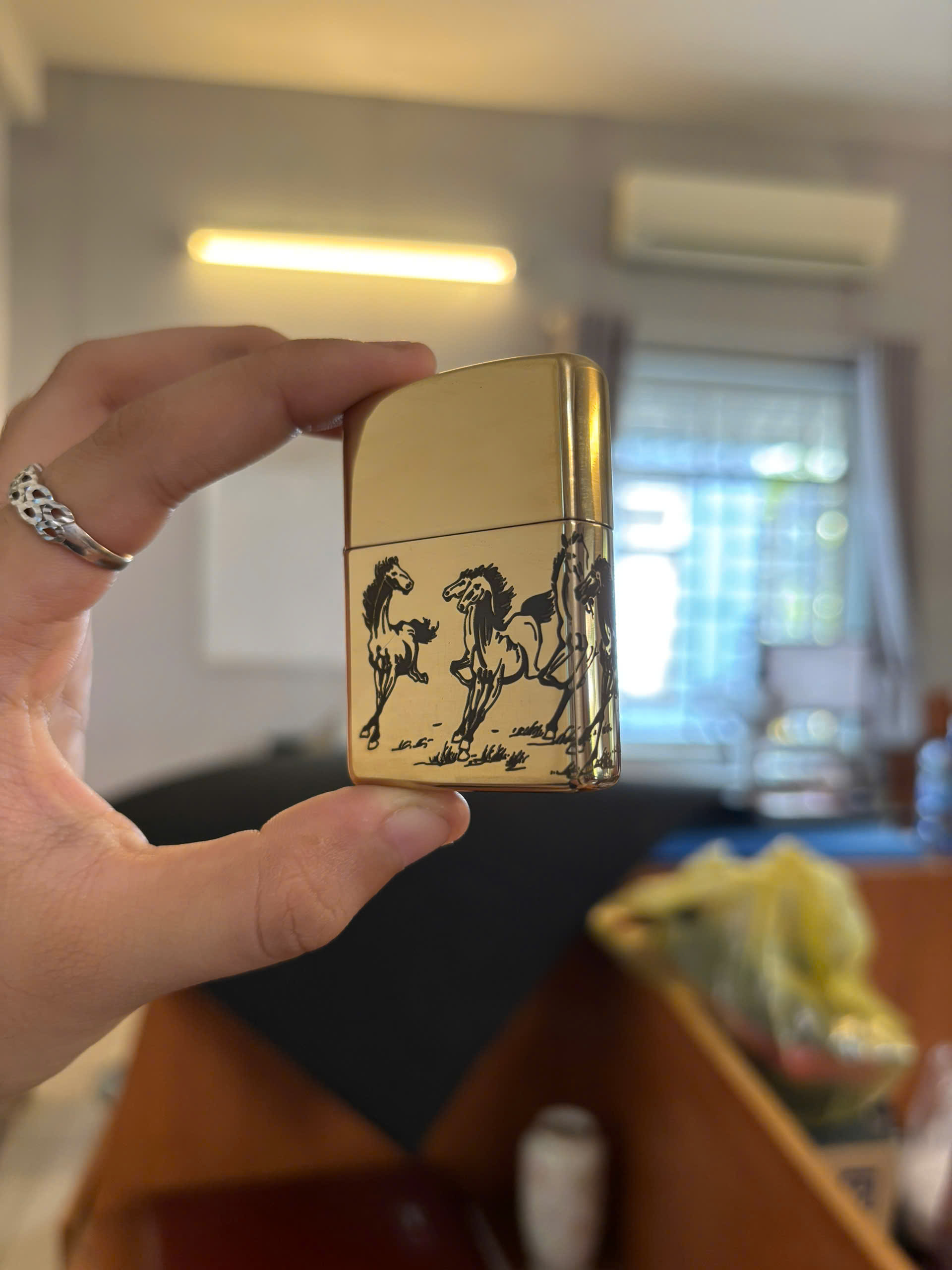 BST bật lửa zippo Ngựa 2026 được săn lùng 2 bat lua Zippo Ngua 2026 1